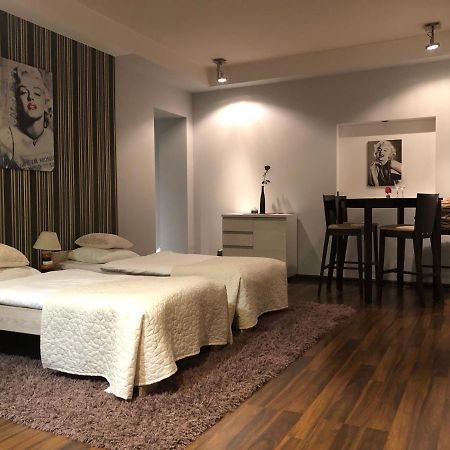Apartament Tipton Jelenia Góra Exterior foto