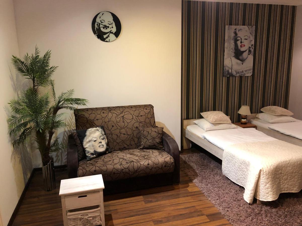 Apartament Tipton Jelenia Góra Exterior foto